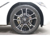 純正のアルミホイールが足元を飾ります!タイヤサイズはフロント 165/55R15リア 195/45R16 になります。