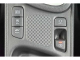 電動パーキングブレーキを搭載。スイッチ操作でパーキングブレーキを作動・解除することが可能です。