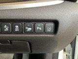 【パーキングセンサー】駐車時や狭い場所で障害物を検知し、音や表示でお知らせします。