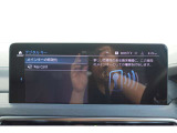 クルマの頭脳ともいえる、管理システム、iDrive。ナビだけではなく、オーディオ操作や車両情報の表示などをコントロールできます。便利さと安全性の向上にも繋がっています。