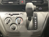 パネルシフトになっているので足元もゆったりしていて長距離の運転時ゆったり楽ちんです♪♪