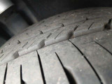 タイヤの溝はご覧の通りです