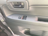 運転席側窓操作部になります。