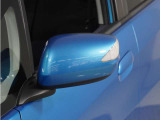◆ドアミラーウインカー◆ドアミラーにウインカーを装備しています。対向車に自身の進行方向を合図し安全に運転できます。
