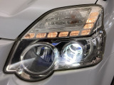 ヘッドライトで、個性も光る 、長く乗っていたい車です。