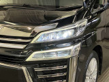 LEDヘッドライトです。デザイン性がよくとても明るいので、夜間の走行や悪天候でも安心です。しかも長寿命!