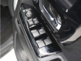 ◆パワーウィンドウスイッチ◆運転席から全席の窓の開閉操作を行うことが出来いつでも換気ができます!