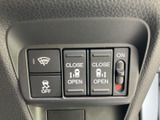 視認性の高いメーター類は、運転に必要な情報を的確に伝えます。運転状況を常に把握でき、安全運転をサポートします。