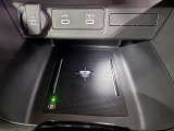ワイヤレス充電器も装備しており、コードレスでの快適な充電も可能です♪