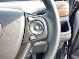 Hondaセンシングの機能のひとつ、アダプティブクルーズコントロール付!アクセルから足を離しても設定したスピードと前車との車間を保ち走行してくれます!車線維持もアシスト☆高速道路で疲労軽減ですね☆
