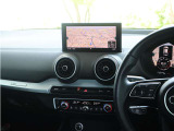 内装はシンプルに使い勝手を考え作られています。お車を運転する感覚をダイレクトに体感して頂けます。室内も広くロングドライブにも快適にお過ごしいただけます。
