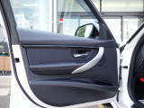 BMW在庫保有台数常時100台以上!ご来店の際はBMW本店(厚木市下荻野140-1)にご来店ください!弊社自慢の全天候型ショールーム!BMW在庫保有台数常時100台以上ございます!