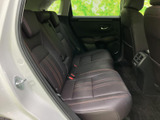 後部座席への乗り降りもスムーズに行えます。家族みんなで快適なカーライフを楽しめるでしょう。