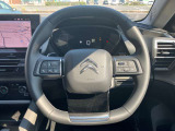 ステアリングスイッチ付きです。