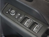 ◆パワーウィンドウスイッチ◆運転席から全席の窓の開閉操作を行うことが出来いつでも換気ができます!