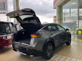 ◆リアゲートオープン◆インテリジェントキーや運転席からそ操作で電動で開閉します。ハンズフリー機能、挟み込み防止機構付きです。