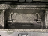 ラゲージデッキボードの下には大容量の収納ができる深底ラゲージアンダーボックス