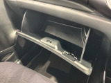 専門業者にて内外装のクリーニングを実施しております!
