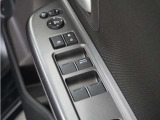 ◆パワーウィンドウスイッチ◆運転席から全席の窓の開閉操作を行うことが出来いつでも換気ができます!