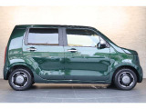当社の優秀なスタッフがしっかり点検整備をさせていただいてからご納車いたします!さらに!エンジンオイル、エレメント・ミッションオイル・ワイパーゴムを新品交換になります!これで安心して乗って頂けます!