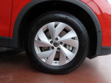 215/65R17インチ・アルミホイールになります。