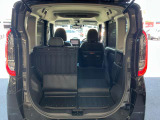 リヤシートは5:5の分割可倒式を採用しておりますので、乗車人数やお荷物の量に合わせてシートアレンジが可能です。