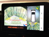 【パノラミックビューモニター】専用のカメラにより、上から見下ろしたような視点で360度クルマの周囲を確認することができます☆死角部分も確認しやすく、狭い場所での切り返しや駐車もスムーズに行えます。