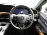 各操作スイッチなどもハンドルから手を放すことなく操作可能で安全運転に支援いたします!