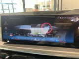 シフトレバー周辺に搭載されたiDrive(ナビのコントローラー)はドライバーの運転姿勢を崩さず、直感的に操作が可能で御座います