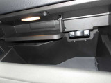 《ETC2.0車載器》高速道路上に設定されているITSスポットからドライブに役立つ情報が取得できます。