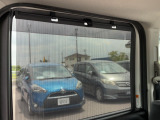 リア席サンシェード付き♪日差しからの眩しさも軽減してくれます☆