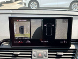 サラウンドビューカメラ装備 車両の4つのカメラから得た映像を合成し、上空から眺めているような映像をモニターに映し出します。車両周辺の歩行者や障害物などの発見に役立ちます。