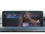 クルマの頭脳ともいえる、管理システム、iDrive。ナビだけではなく、オーディオ操作や車両情報の表示などをコントロールできます。便利さと安全性の向上にも繋がっています。