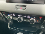左右独立温度コントロール式フルオート・エアコン運転席・助手席、それぞれで温度調節が可能です。プラズマクラスター技術搭載!車内の空気も快適☆