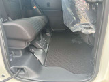 フロアマットも綺麗にクリーニングして納車しております!
