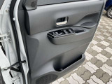ドア操作部はシンプルで使いやすいです。