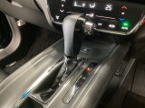 オートマチックシフトレバーは、手になじみ操作しやすい形状で安全運転にもつながります♪