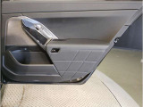 車の乗り降りの際に必ず触るドアハンドルです。使用感が気になる方はお気軽にお申し付けくださいませ。