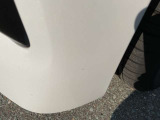 フロントバンパー左側に小さいキズがございます。