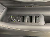 パワーウインドウスイッチ、いたずら防止・挟みこみ防止に、ウインドウロックスイッチを使用ください。便利な電動可倒式ミラースイッチ、集中ドアロックスイッチ