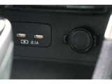 ソケット電源とUSB電源、携帯電話の充電もバッチリ