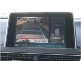 【バックカメラ】駐車が苦手な方でも安心してお乗りいただけます。リバース連動で画面が切り替わるのでとっても便利です。今や後方確認の必須アイテムですよね。