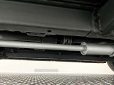 下回りの様子。運転席側からの状態。