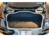 ゴルフバックも車載可能なトランクスペースを実現しております。