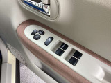 電動格納ドアミラー、全席パワーウインドウ装備です◎