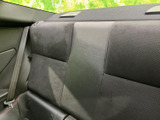 広々とした空間で、ゆったりと過ごせます。後部座席の快適性も、この車の魅力の一つです。