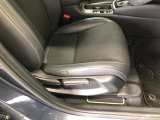 【窓操作部分】運転席のスイッチでは、すべてのウィンドーの開閉操作を行うことができます。