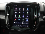 Google搭載のボルボなら、車内にいながら多彩なデジタルライフをお楽しみいただけます。Google Playから必要なアプリをダウンロードして、有意義な移動時間を楽しみましょう。