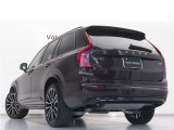 Volvo Cars appで車にリモートアクセスして、空調機能の操作や車の施錠・開錠、ソフトウェア更新などが可能です。エアコンやシートヒーターを操作して、出発前に車内を快適な温度に整えられます。