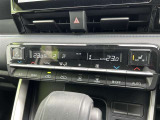 左右独立温度コントロールフルオートエアコンです。運転席、助手席それぞれで独立して温度設定ができます。冷え性の方が乗っても安心ですね♪